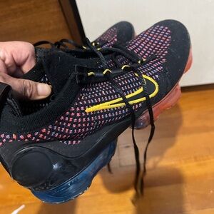 Nike Vapormax Black and Pink Athletic Shoes Sz 6.5 Youths Boy